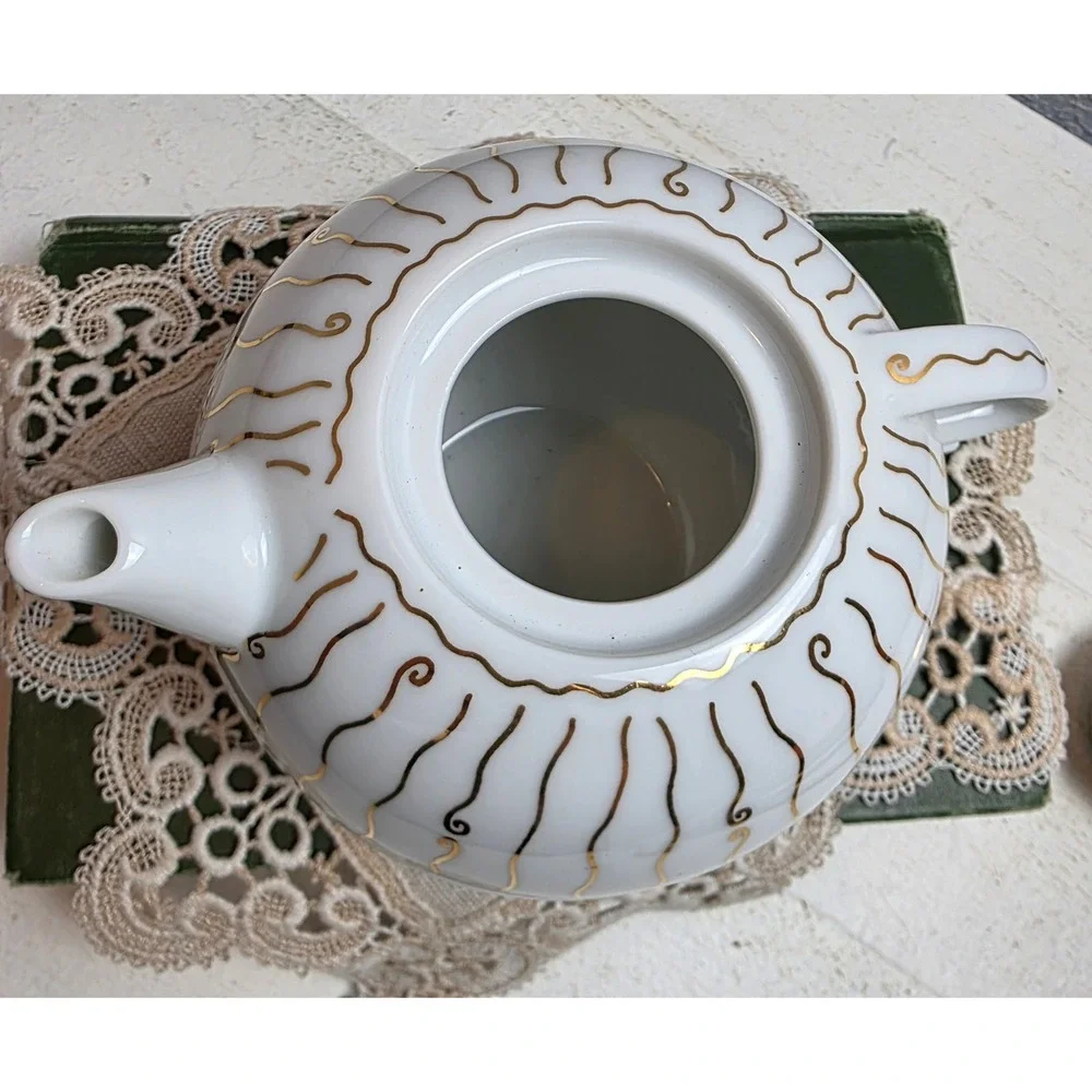 Pottery‎ Barn 'Nile' White Porcelain Tea-For-1 Gold Wavy Line & Spiral Pot & Cup